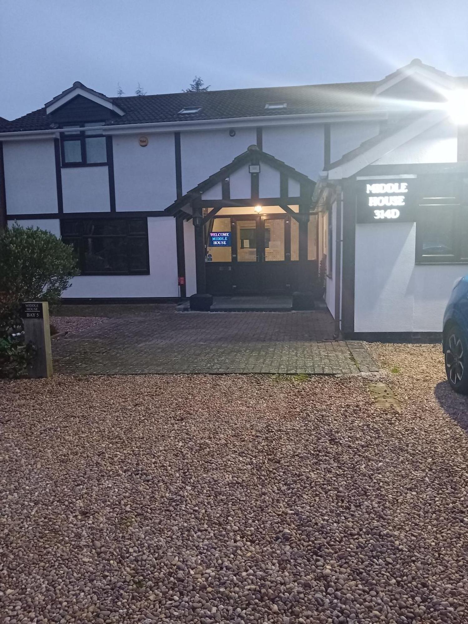 Middle House Bed & Breakfast Coventry Exterior photo